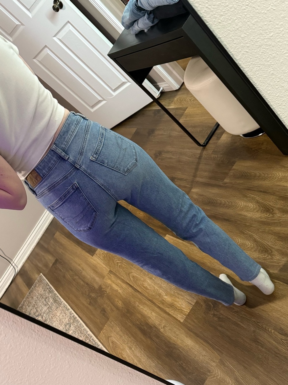 American Eagle Outfitters High-Rise Jeans Medium - Picture 2 of 2